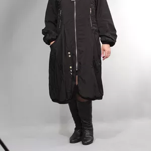 Женская зимняя и демисезонная верхняя одежда (куртки,  плащи,  ветровки)