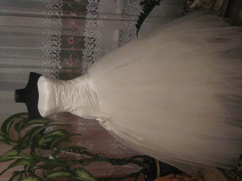 Продам весільні плаття  4