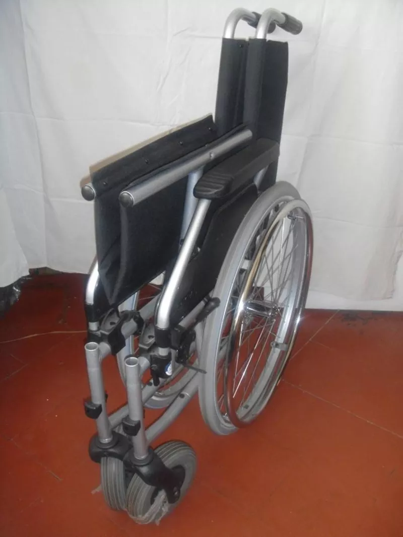 Инвалидная коляска 3