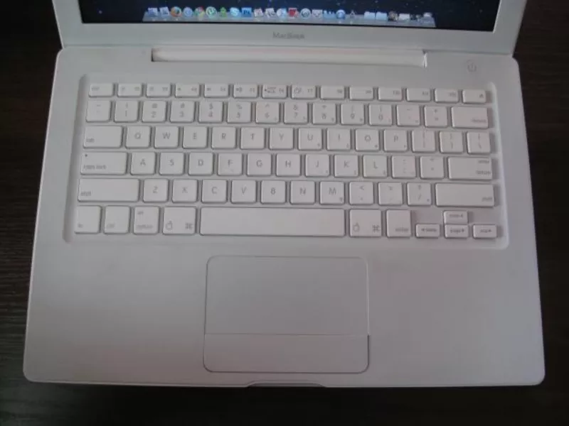 Macbook White  2